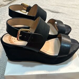 Black platform sandals. Size 7.5.